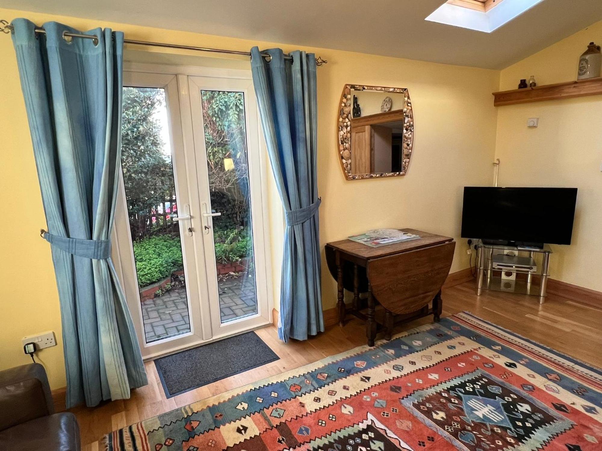 הנסטנטון Honeycomb House Apartments מראה חיצוני תמונה